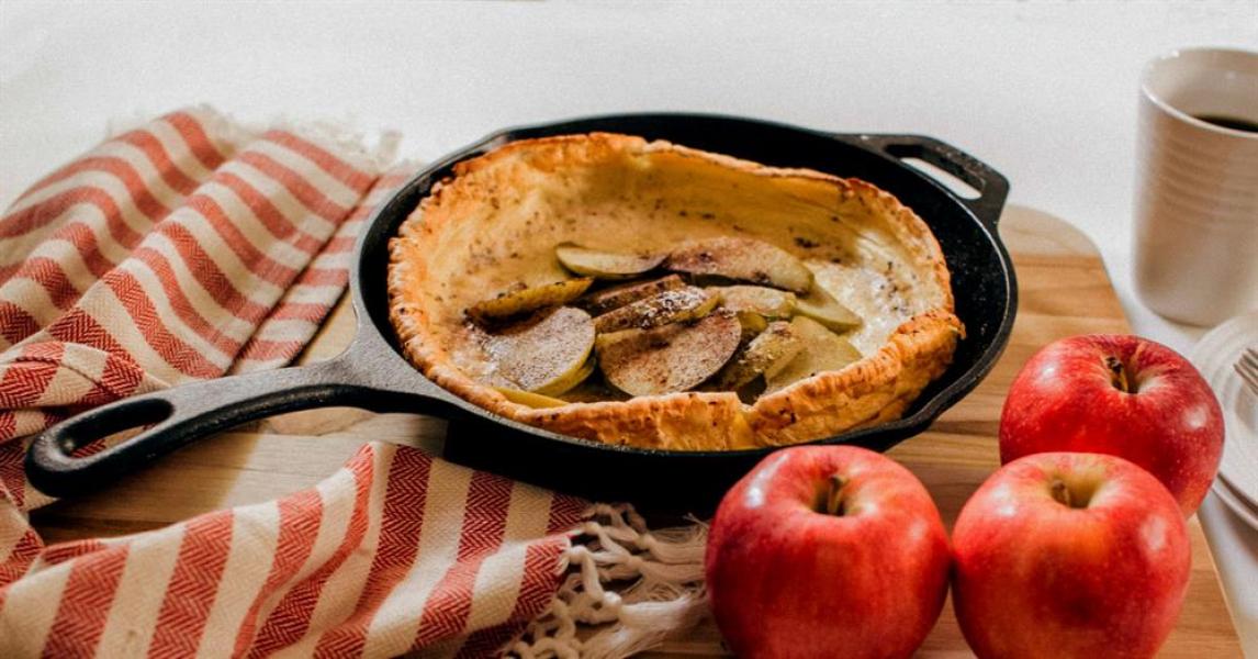 Apple Cinnamon Dutch Baby