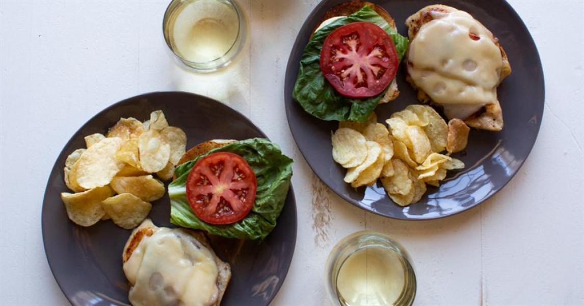 Pan-seared Chicken Cordon Bleu Sandwich