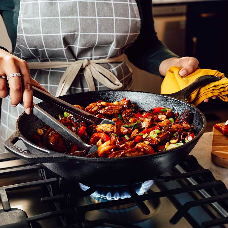 LC12W_12-Inch-Chef-Wok_Lifestyle1A_800x800_WEB