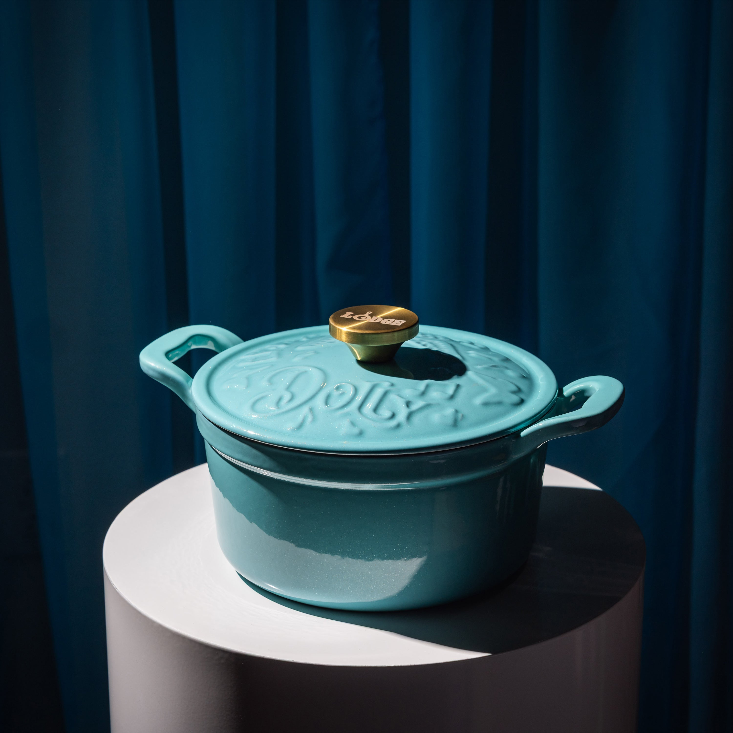 Enameled Cast Iron Dolly Parton Dutch Oven