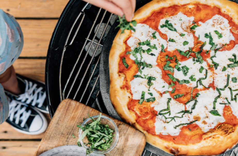 grilling-pizza