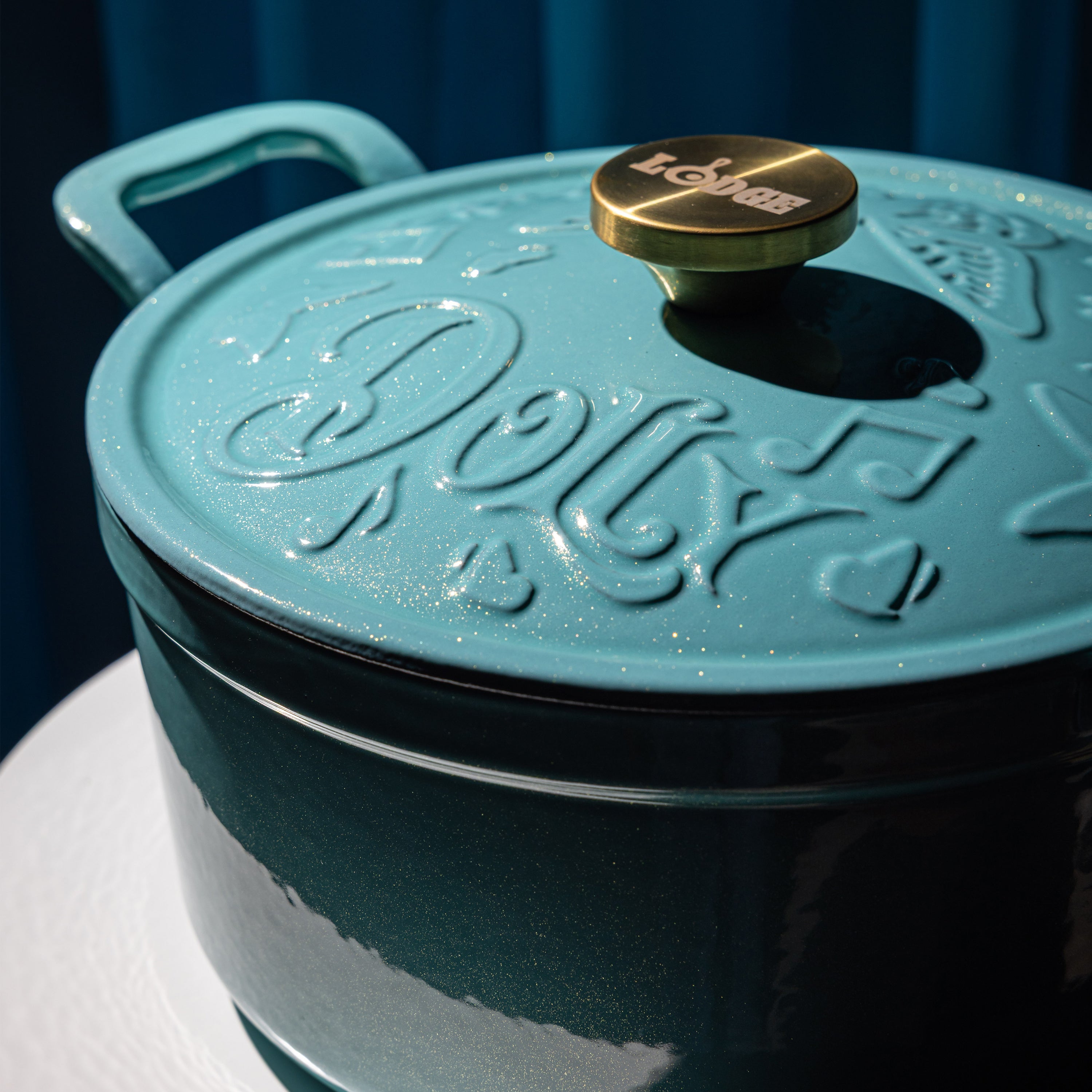 Enameled Cast Iron Dolly Parton Dutch Oven
