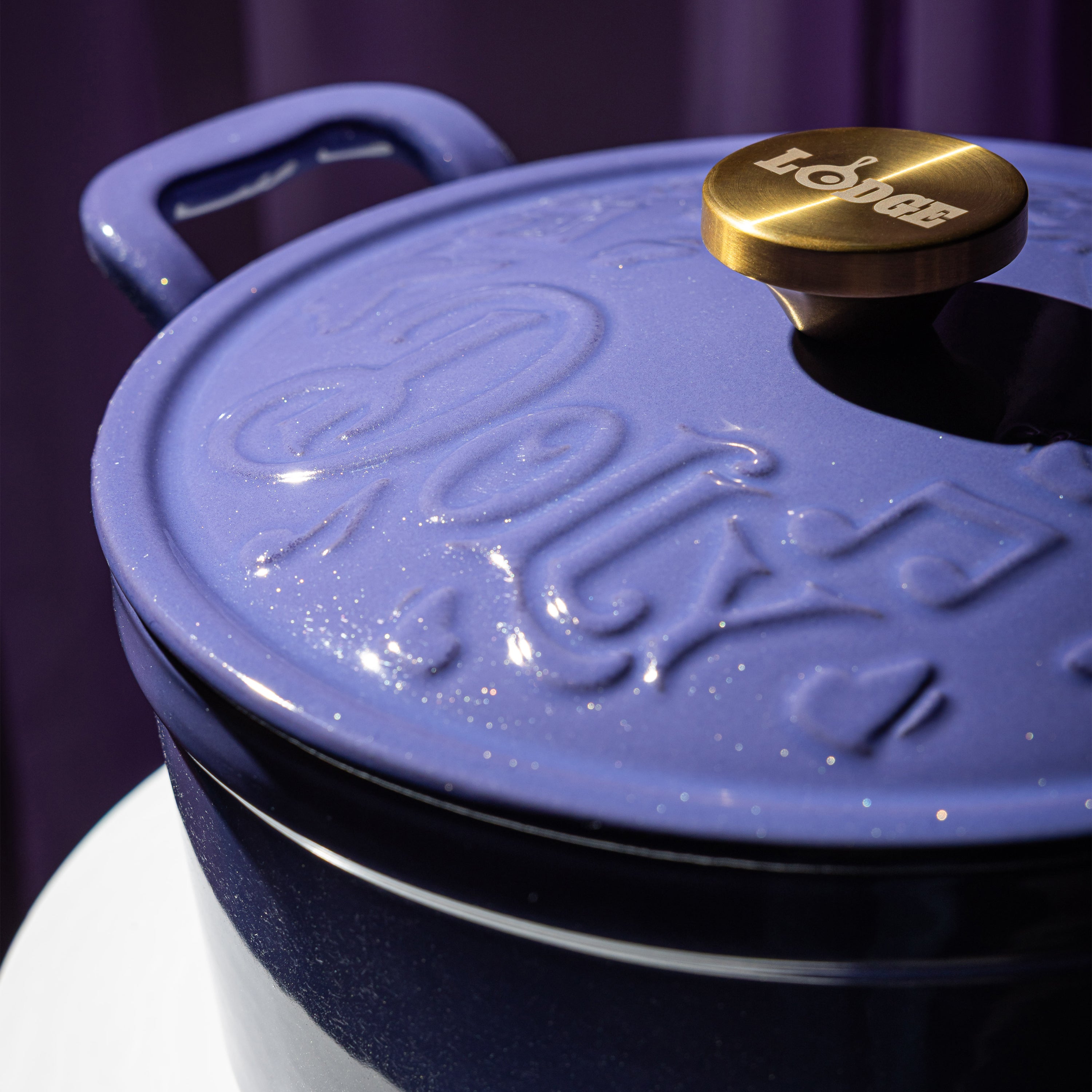 Enameled Cast Iron Dolly Parton Dutch Oven