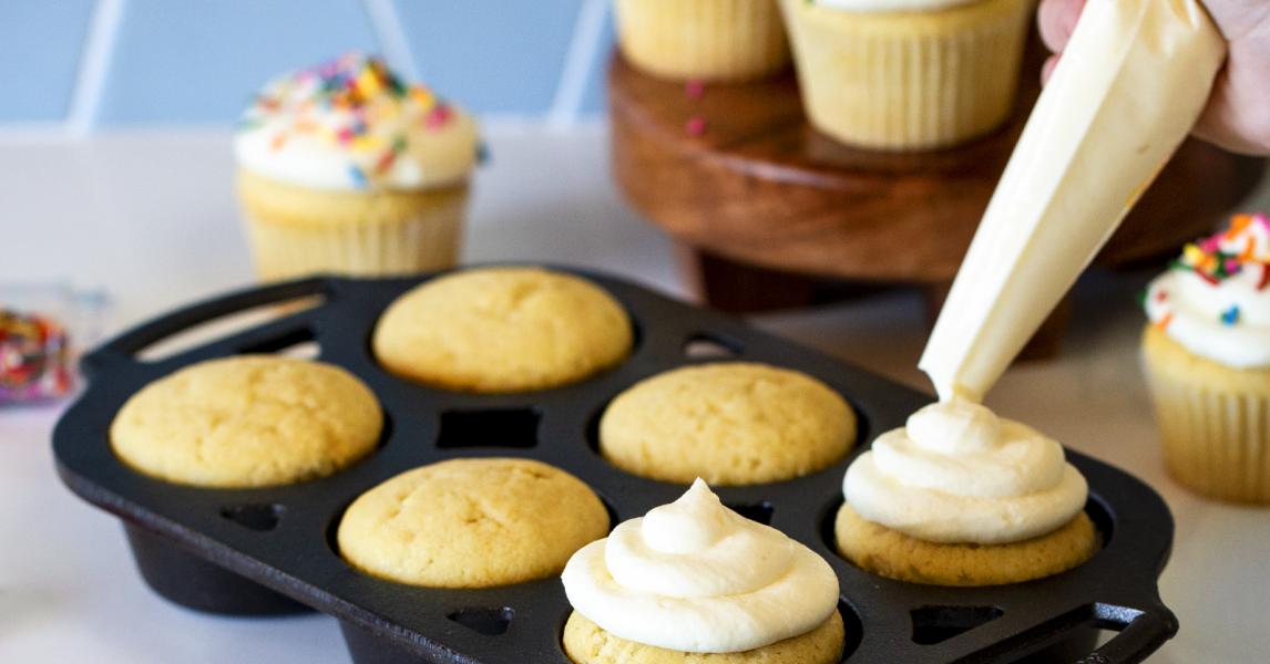 Classic Vanilla Cupcakes