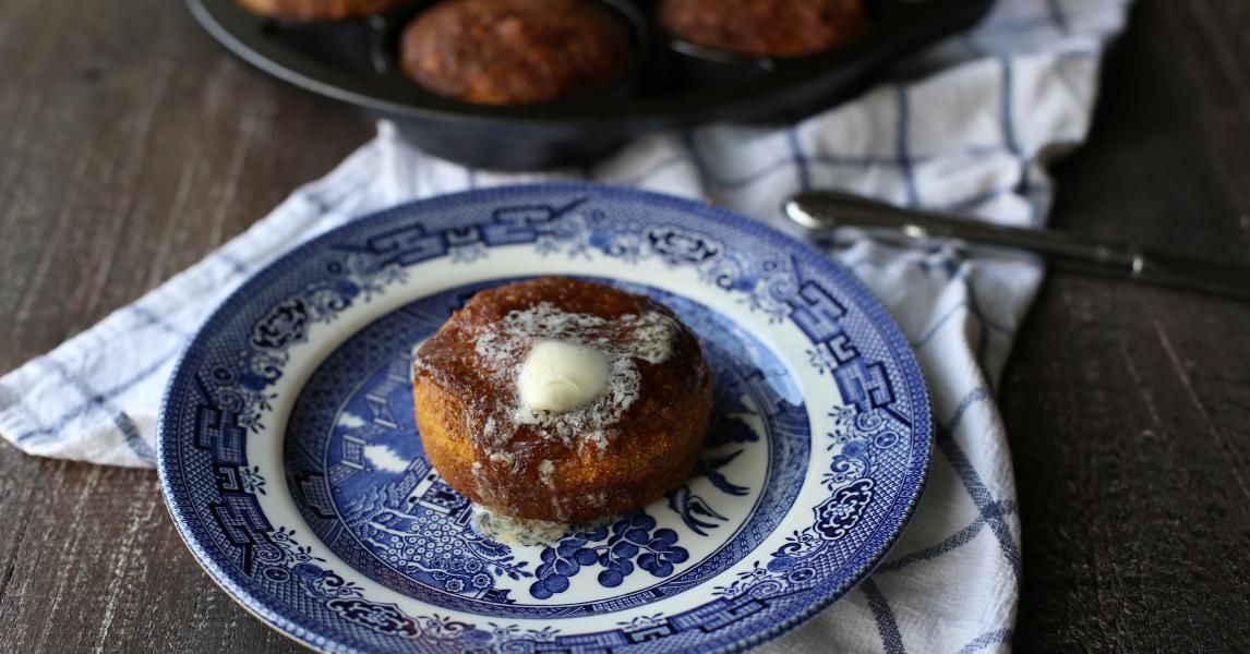 Pumpkin Spice Cornbread Mini Cakes