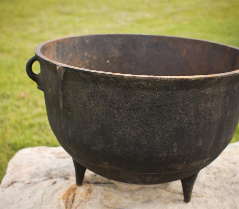 Cast iron kettle
