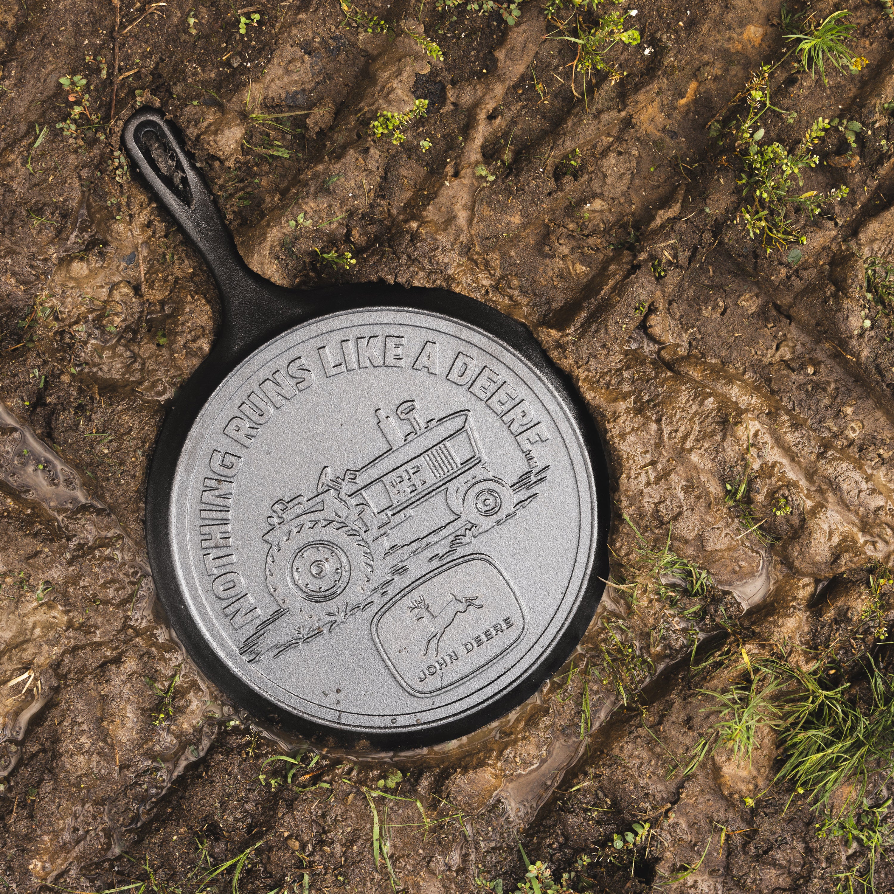 10.5 Inch Seasoned Cast Iron Griddle, John Deere Tractor