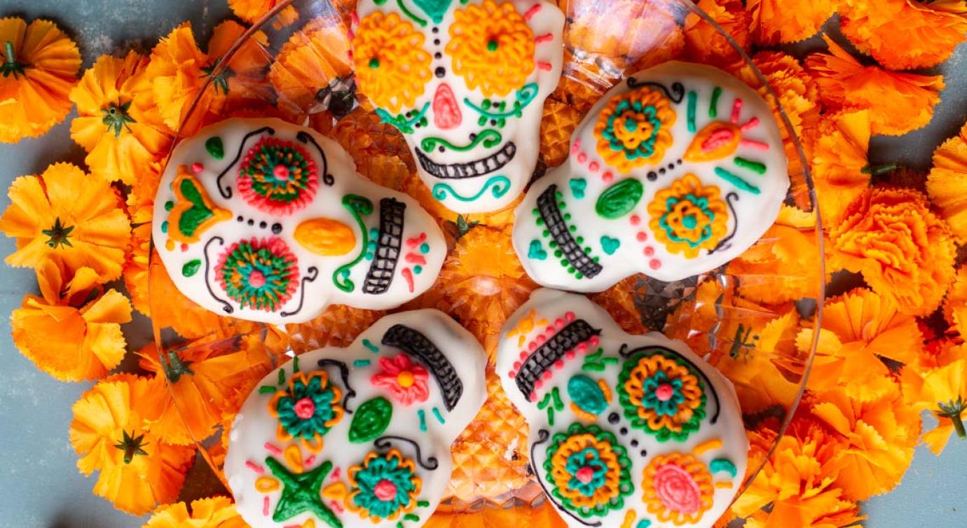 Decorate-Sugar-Skulls1