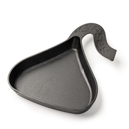 HERSHEY'S KISSES Seasoned Cast Iron Kiss Skillet