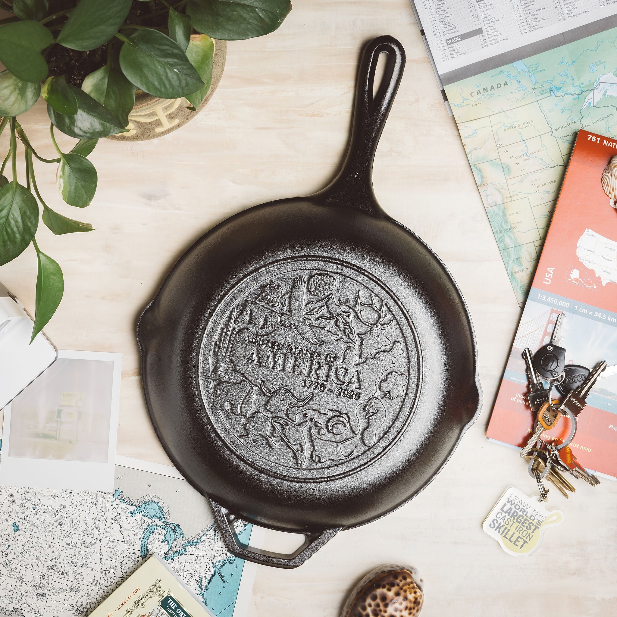 Lodge Cast Iron Chef Style Skillet - Thumbnail 4
