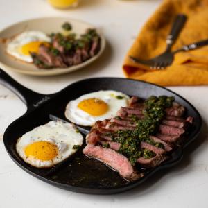 4 Tips for Cooking Eggs in Cast Iron - MightyNest