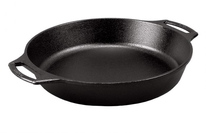 https://www.lodgecastiron.com/sites/default/files/styles/large_card__tombras_extra_large/public/2021-03/BW10BSK_Skillet1_Bakeware_White-Table_WEB_800x800.jpg?h=fbf7a813&itok=ui5Du-dd