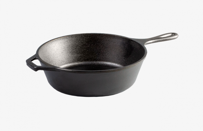 https://www.lodgecastiron.com/sites/default/files/styles/large_card__tombras_extra_large/public/2021-04/Deep-Skillets_Category_Product-Guide_WEB.jpg?h=3624f740&itok=I2mtbQcg
