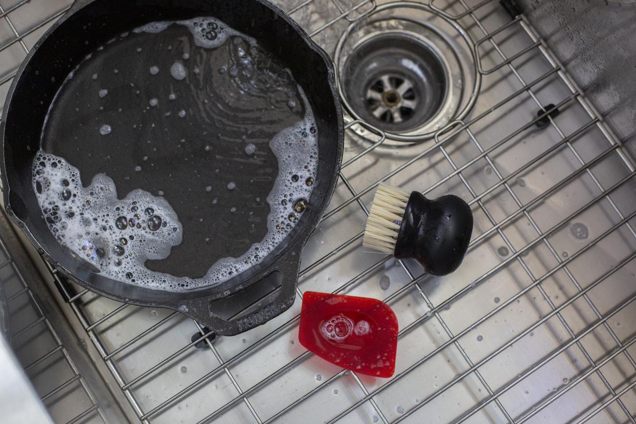 Cast iron Cleaning and Care for Beginners