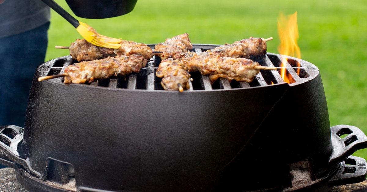 https://www.lodgecastiron.com/sites/default/files/styles/max_1300x1300/public/2021-06/Cast-Iron-Gifts-for-Dads-Who-Cook_Teaser-image_1200x630_WEB.jpg?itok=2zlm9CHY