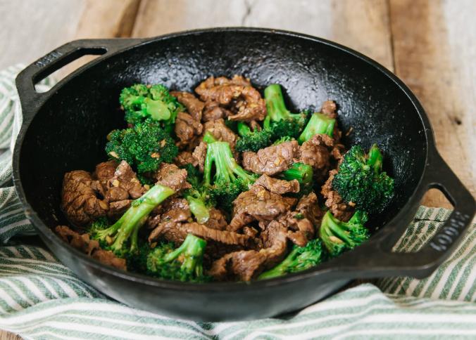 https://www.lodgecastiron.com/sites/default/files/styles/view_slider__tombras_extra_small_2x/public/2019-09/Beef%20and%20Broccoli_%20Main%20Image.jpg?h=c9b3b232&itok=T0jVxmGm