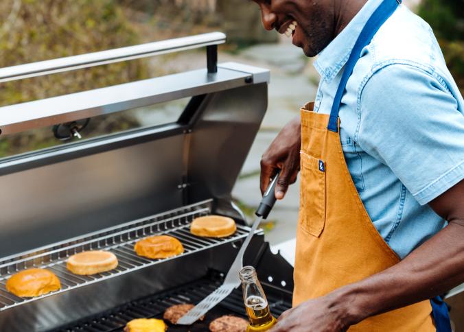 https://www.lodgecastiron.com/sites/default/files/styles/view_slider__tombras_extra_small_2x/public/2023-03/Gas%20Grill%20.jpg?h=56826ee0&itok=I1Q84Vzy